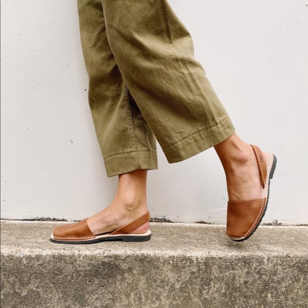 NEW Pons Classic Sandals Brown Leather Size 11 67M